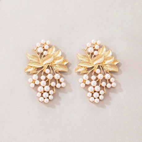 Elegant Faux Pearl Décor leaf Stud Earrings