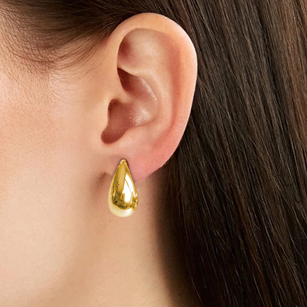 Elegant Gold Teardrop Earrings – Raindrop Shape for a Sophisticated