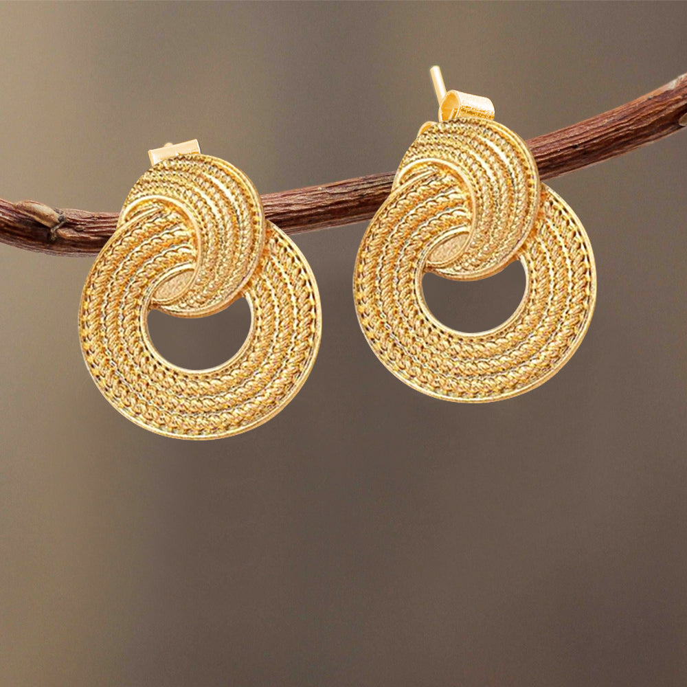 Delicate Twisted lines stripped Pattern High End Earrings