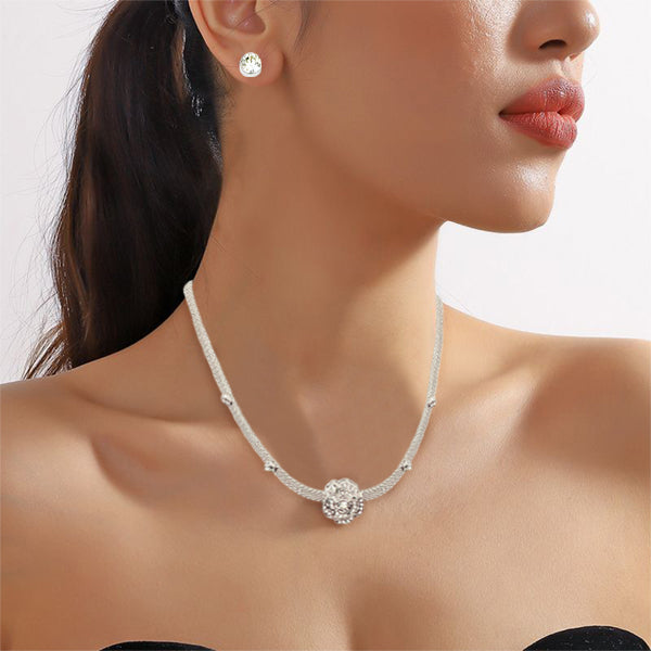 Fashionable Silver Chunky Chain With Stud Earring